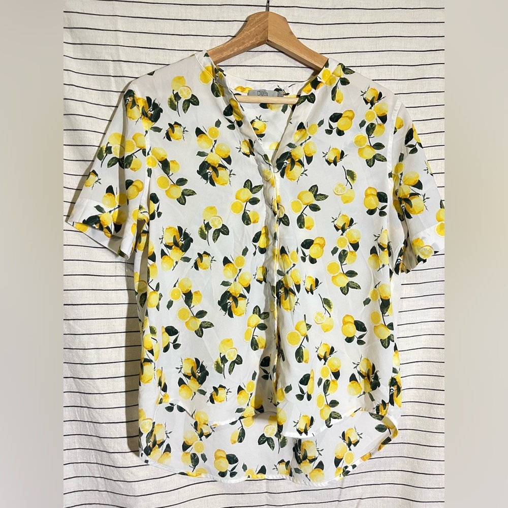 Dalia Lemon Print Button Down Blouse | Size S